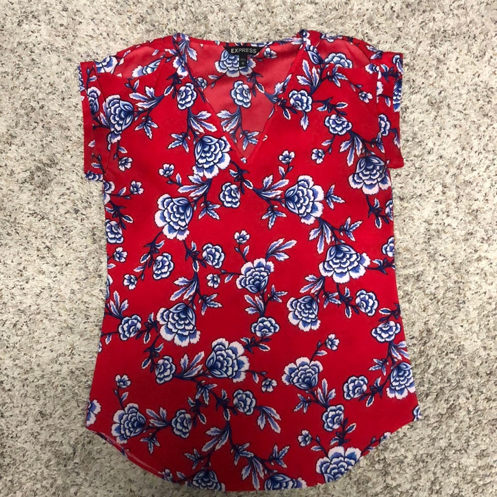 Express V neck Cold shoulder shirt